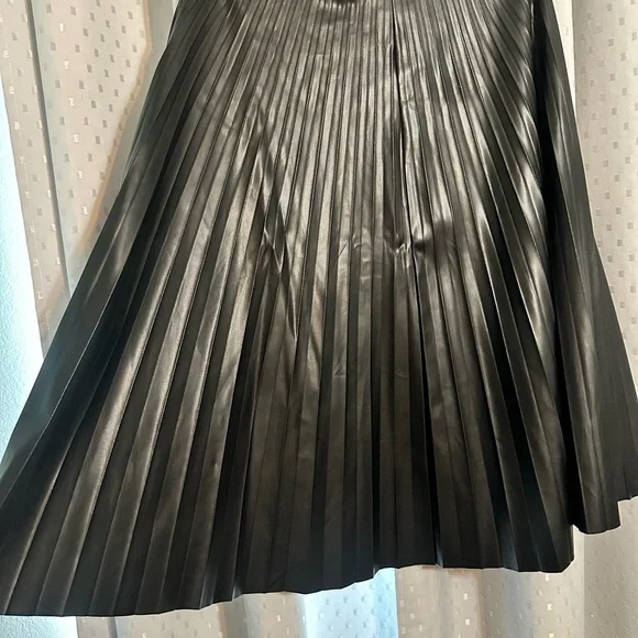Scoop NYC Black Pleated Midi Skirt for Work - Picture 3 of 10